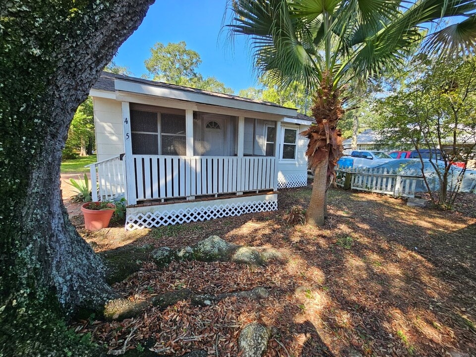 415 Dacey St in Biloxi, MS - Building Photo