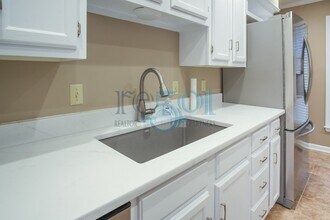 2805 Foxcroft Rd in Little Rock, AR - Building Photo - Building Photo