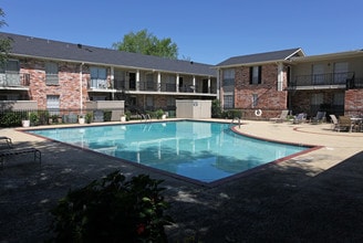 Lockwood Heights in Richardson, TX - Foto de edificio - Building Photo