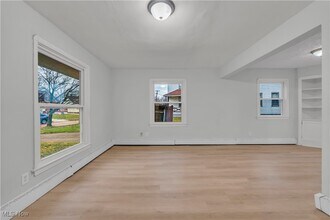 3811 Highland Rd in Cleveland, OH - Building Photo - Building Photo