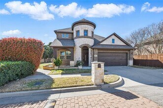 601 Crestridge Cir in Euless, TX - Building Photo - Building Photo