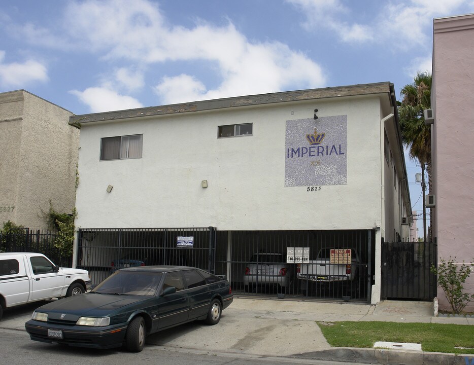 5825 Gregory Ave in Los Angeles, CA - Building Photo