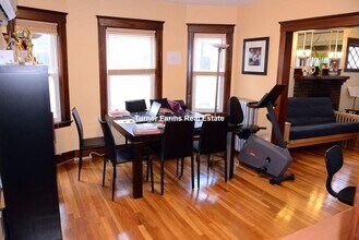 17 Sunset St, Unit 1 in Boston, MA - Foto de edificio - Building Photo