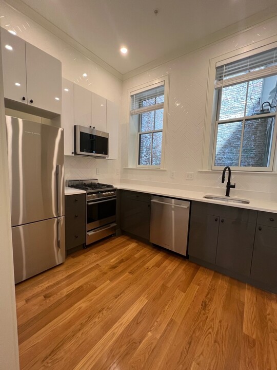 18 Grove St, Unit 1 in Boston, MA - Building Photo