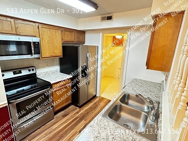 533 Aspen Glen Dr in Cincinnati, OH - Building Photo - Building Photo