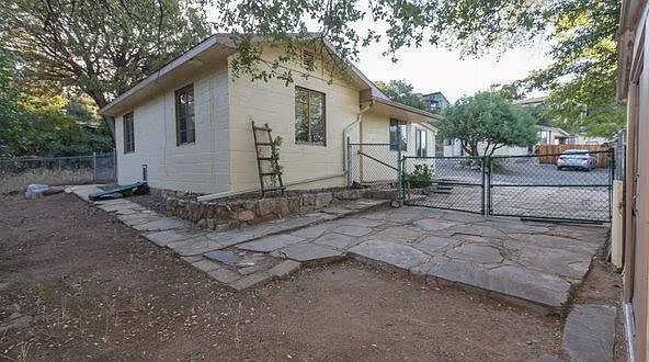 property at 414 W Leroux St