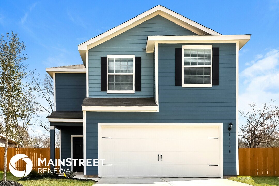 21175 Titian Dr. in Magnolia, TX - Building Photo