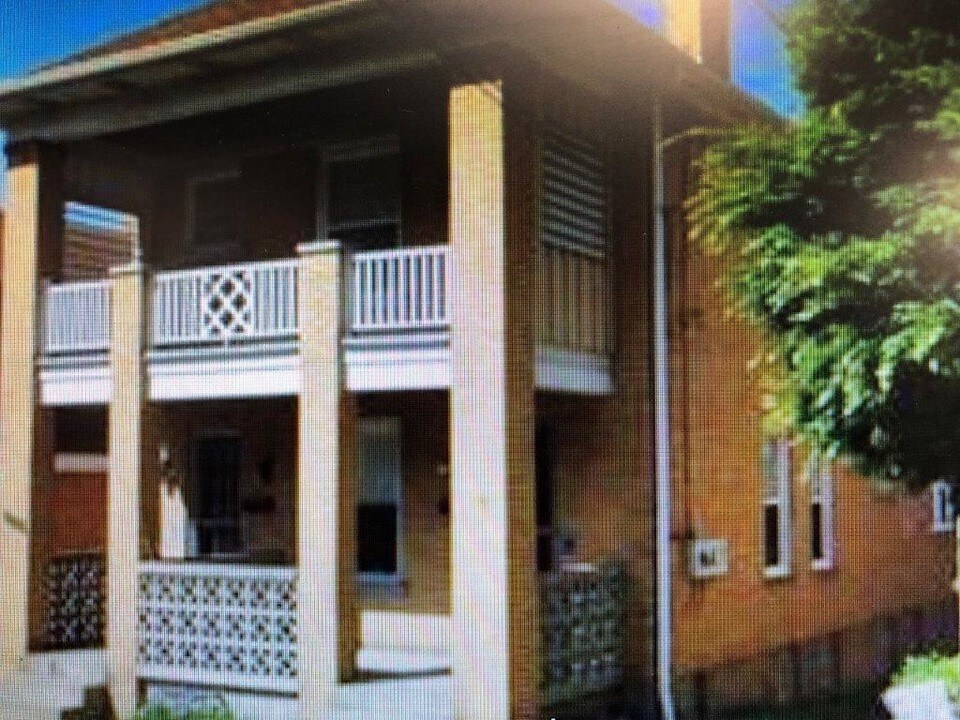 2244 Valera Ave in Pittsburgh, PA - Foto de edificio