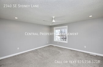 2340 SE Sydney Ln in Waukee, IA - Building Photo - Building Photo