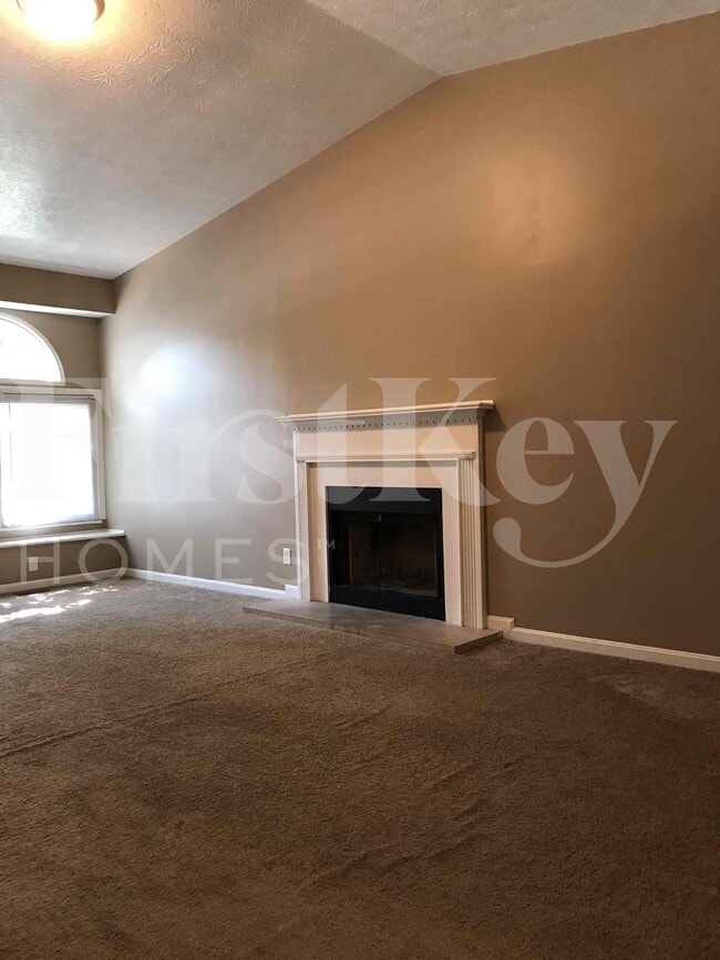 3961 Bonn Dr in Indianapolis, IN - Building Photo - Building Photo