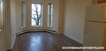 92 Hammond St in Boston, MA - Foto de edificio - Building Photo