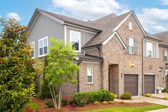 403 Wooden Shoe Wy in Lebanon, TN - Building Photo - Building Photo