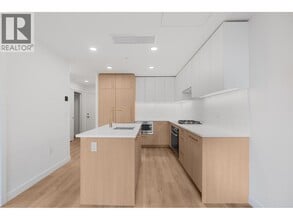 375 Clayton St in Coquitlam, BC - Building Photo - Building Photo