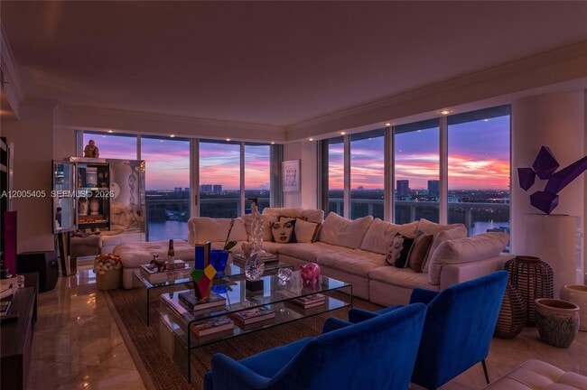 16500 Collins Ave in Sunny Isles Beach, FL - Foto de edificio - Building Photo