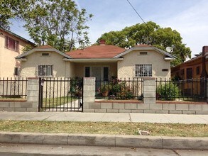 1293-1299 W 37th Dr in Los Angeles, CA - Foto de edificio - Building Photo