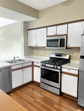 255 Mill St in Batavia, IL - Foto de edificio - Building Photo