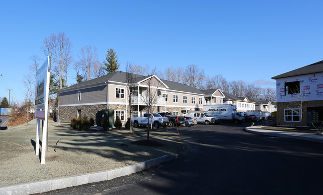 Helderberg Village in Schenectady, NY - Foto de edificio - Building Photo