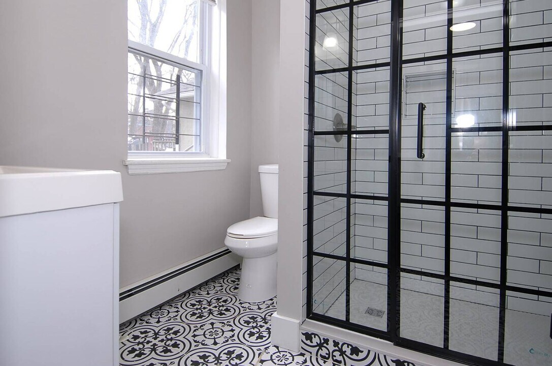 12 Davies Pl in Poughkeepsie, NY - Building Photo