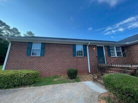 101 Hunter's Run Rd in Athens, GA - Building Photo