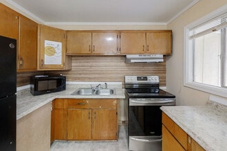 845 Brian Ln in Forest Park, GA - Foto de edificio - Building Photo