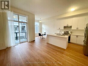 22 Kahshe Ln in Richmond Hill, ON - Building Photo - Building Photo