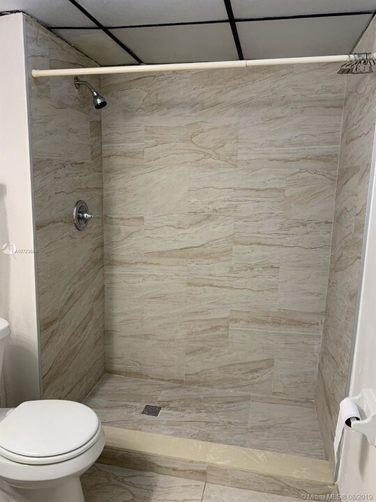 7800 S Colony Cir in Tamarac, FL - Building Photo