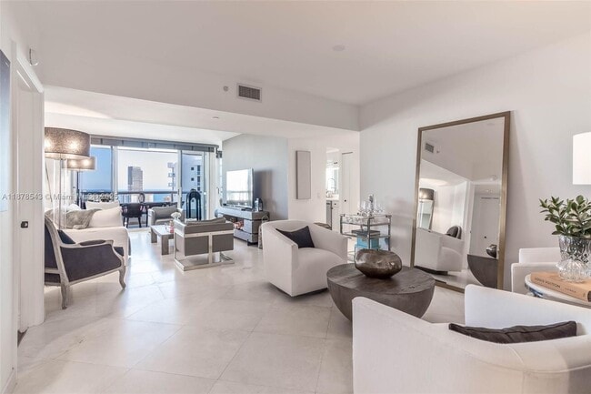 21205 Yacht Club Dr in Aventura, FL - Building Photo - Building Photo