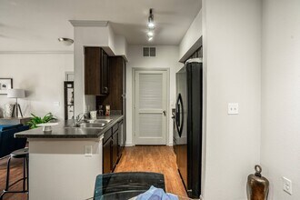 11925 Jones Rd in Houston, TX - Building Photo - Building Photo