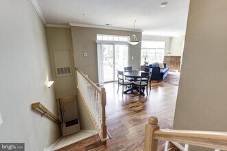 13105 Marcey Creek Rd in Herndon, VA - Building Photo - Building Photo