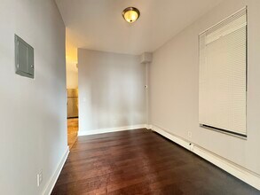 42 Jewett Ave, Unit 2 in Jersey City, NJ - Building Photo - Building Photo
