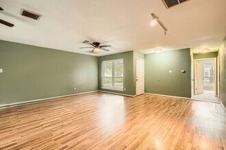 3415 Bristlecone Trail in Spring, TX - Foto de edificio - Building Photo