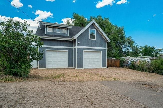 property at 515 W San Miguel St