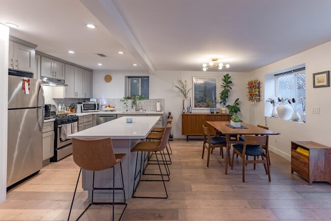 446 N Commonwealth Ave, Unit #3