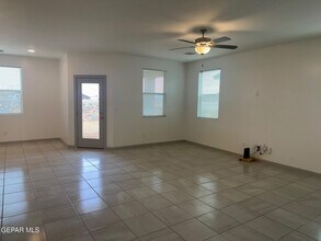 141 Esther Trl in Sunland Park, NM - Building Photo - Building Photo