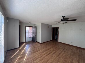 202 Seville Cir in Mary Esther, FL - Building Photo - Building Photo