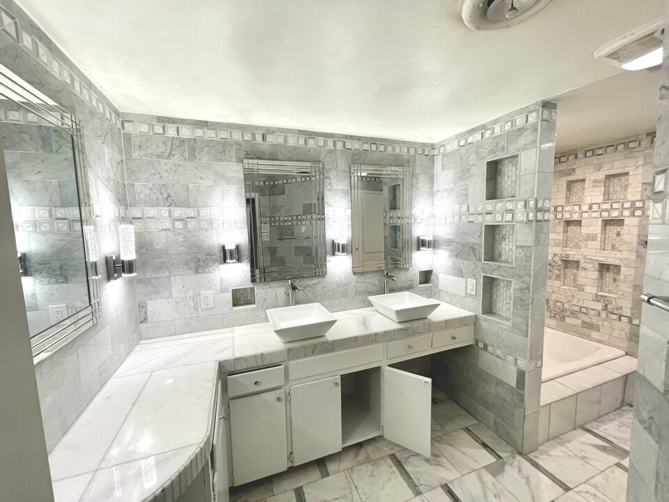 1159 Garraty Rd, Unit 2 BR in San Antonio, TX - Building Photo