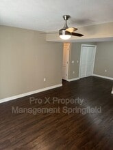 2121 Southfork Dr in Ozark, MO - Building Photo - Building Photo