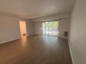 818 Quince Orchard Blvd, Unit 101 in Gaithersburg, MD - Building Photo - Building Photo