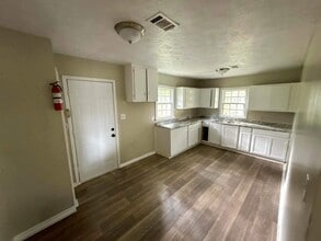 402 Willaman St in Jackson, MS - Foto de edificio - Building Photo