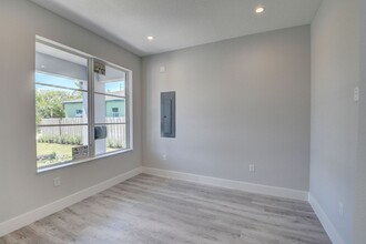 127 NW 9th Ave in Delray Beach, FL - Foto de edificio - Building Photo