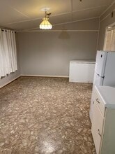 298 Persimmon St in Jesup, GA - Building Photo - Building Photo