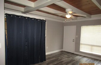 2008 Hillside Dr S in North Myrtle Beach, SC - Foto de edificio - Building Photo