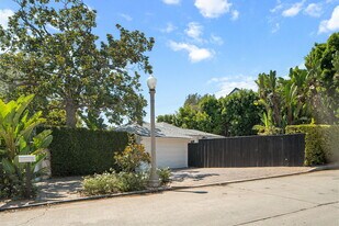 103 N Anita Ave in Los Angeles, CA - Building Photo