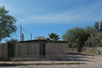 5836-5848 E 24th St in Tucson, AZ - Building Photo - Building Photo