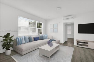 402 NW 12th Ave in Miami, FL - Building Photo