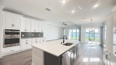 17433 Savory Mist Cir in Lakewood Ranch, FL - Building Photo - Building Photo