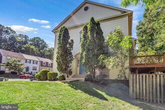 5743 Burke Towne Ct in Burke, VA - Building Photo - Building Photo