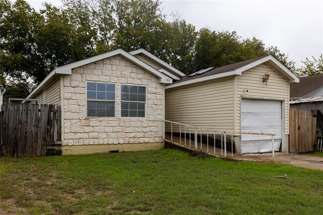 4612 Blue Meadow Dr in Austin, TX - Building Photo - Building Photo