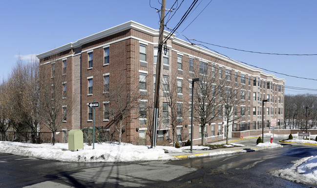 Liberty Place at Fort Lee in Fort Lee, NJ - Building Photo - Building Photo