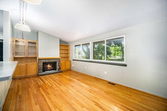 1020 Traver Ct in Ann Arbor, MI - Building Photo - Building Photo